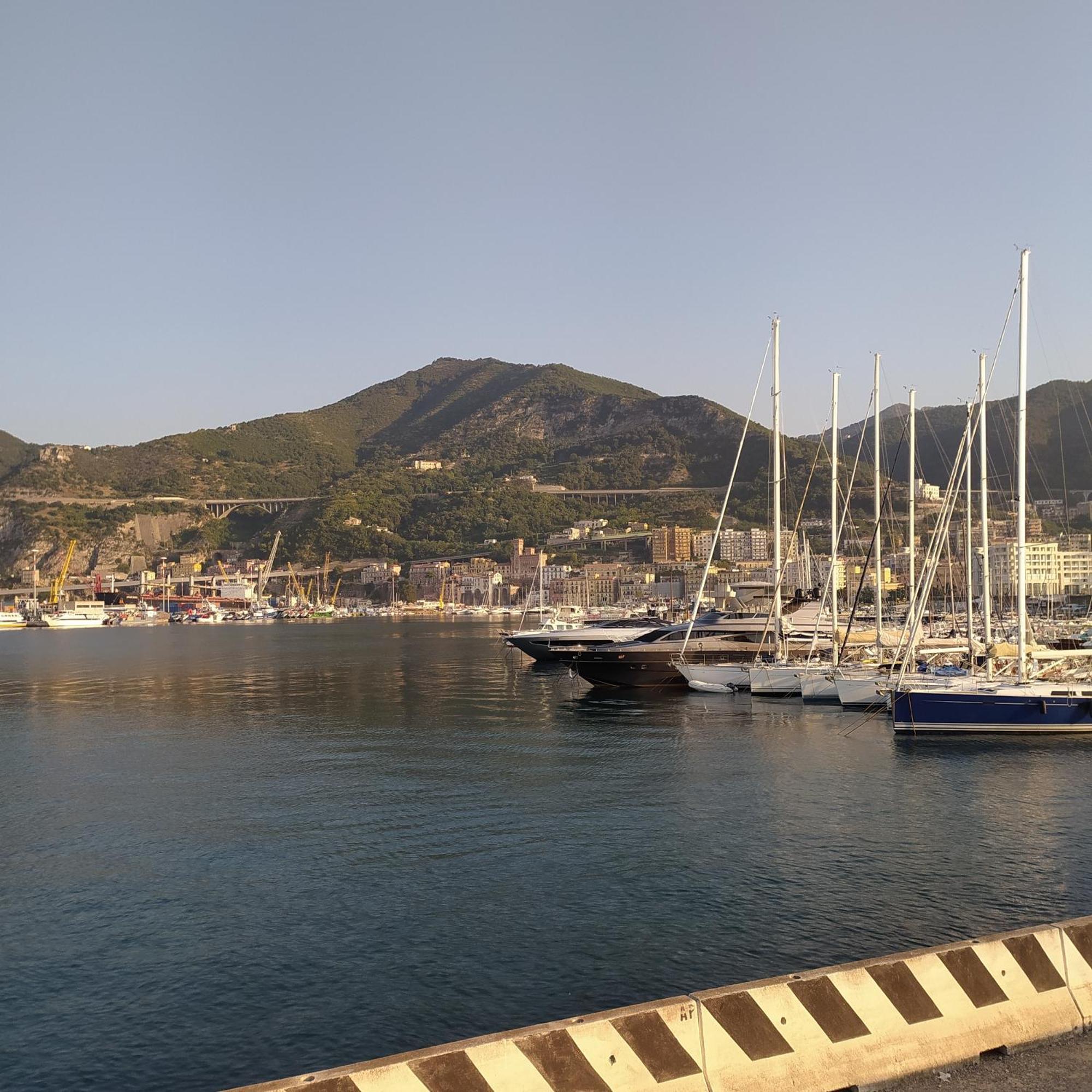 Viatorretta4 Bed & Breakfast Salerno Exterior photo